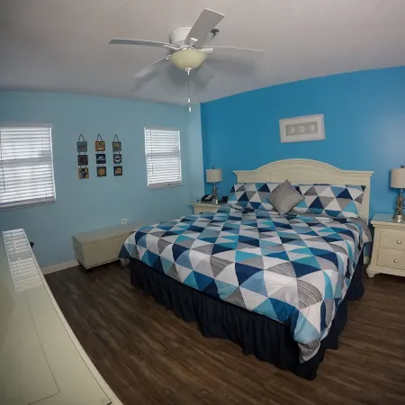 Ocean view condo with balcony/marina view