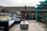 The Downtown Omaha Oasis- over 10,000 sq ft includes arcade & rooftop w/ hot tub - 4 星級