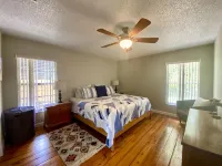 Charming Florida bungalow with pool and fenced-in yard. - สระว่ายน้ำส่วนตัว