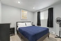 AC IN UNIT  Modern 2 bedroom remodel walking distance to downtown - 3-Star