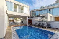 Seaview Luxury Villa Jacuzzi & Pool! 2 Min Beach -  Ferienhäuser