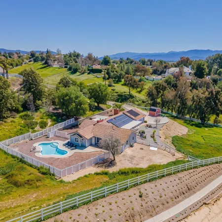 GREAT LOCATION! CLOSE TO PELTZER, LORIMAR, FAULKNER, LONG SHADOW WINERIES!