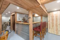 Laurel Highlands Getaway Chalet - Fire Pit, Game Room, Near Ski Resorts & Lake - Chalets