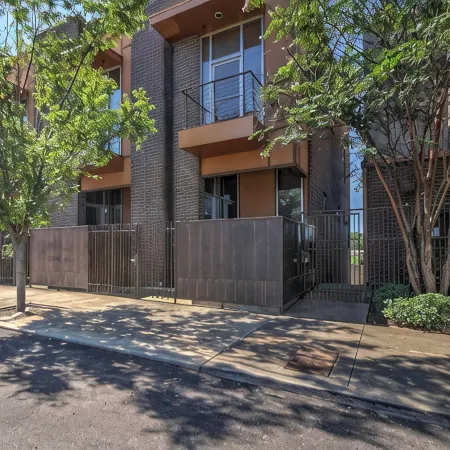 2BR 2.5 BA Memphis Condo - Prime Downtown Location!
