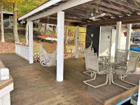 HUGE cove, DEEP water, KAYAKS, SUPs, fire pit & game room - 4-Star