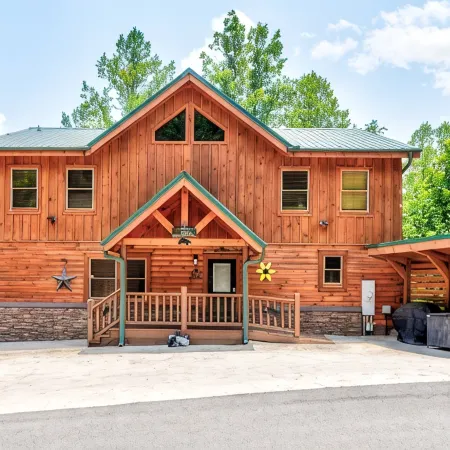 Book Now for Fall! Gated Resort, 6 Master Suites, Hot Tub, Game Room, Theater!