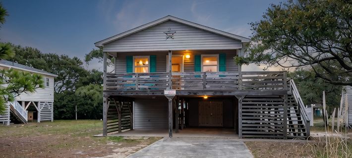 New Remodel! Walk to Beach. Private Heated Pool & Hot Tub. Fenced Yard. Dogs ok. Hotels in Nags Head