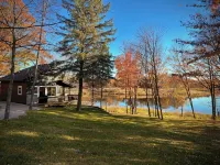 Cozy Peninsula Lake Cabin on 40 Acres - Alphydda