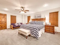 Custom Waterfront Cabin with Private Boat Dock - Wifi