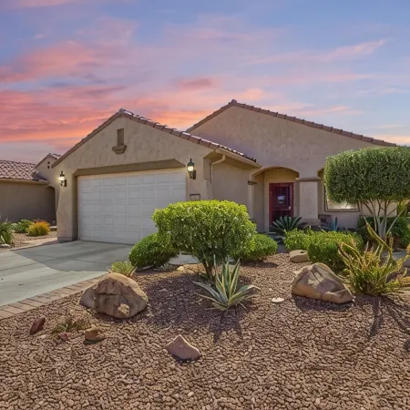 All the amenities of Sun City resort living at Merrill Ranch in Florence, AZ.