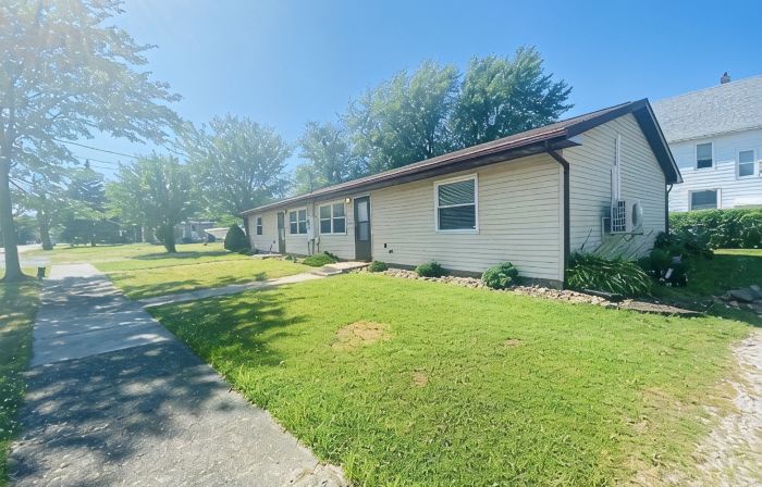 Tis’ Time Hideaway. Just a few blocks from beautiful Lake Erie!