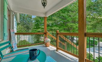 Bright & Cheery Bungalow - Mins to Downtwn Fort Mill