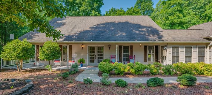 Lake Lure-Rumbling Bald-Large Family Friendly-No Steps 1st Floor-Games/Playroom レイク・ルーアのホテル
