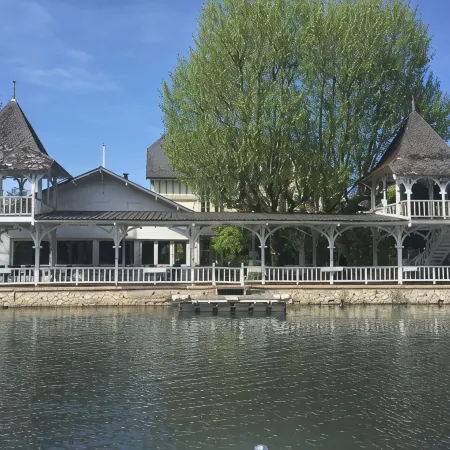 Hotel Restaurant Pavillon Bleu