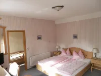 Hotel Wenzels Hof - parking