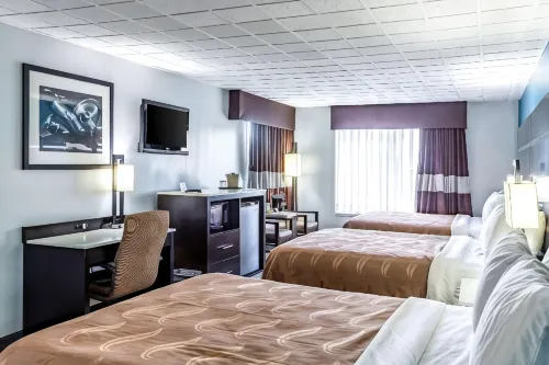 Quality Inn East Stroudsburg - Poconos - parking
