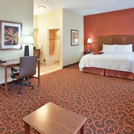 Hampton Inn & Suites Watertown