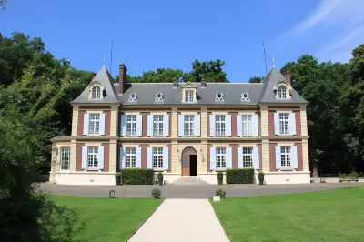 Golf Hotel Restaurant du Chateau de l Hermitage Hotels in Val-d'Oise