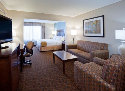 Holiday Inn Express & Suites ST. Cloud