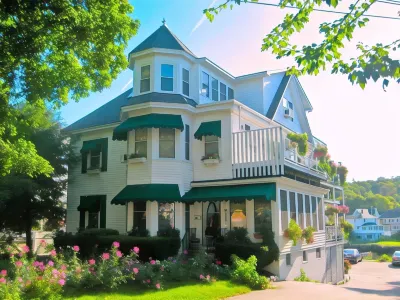 Harbour Towne Inn on the Waterfront Hotels in Southport
