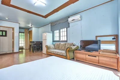 Pyeongchang Donmakgol Guest House Hotels in 