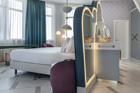 Vincci Capitol Отели рядом с достопримечательностью «Небоскреб "Испания"»