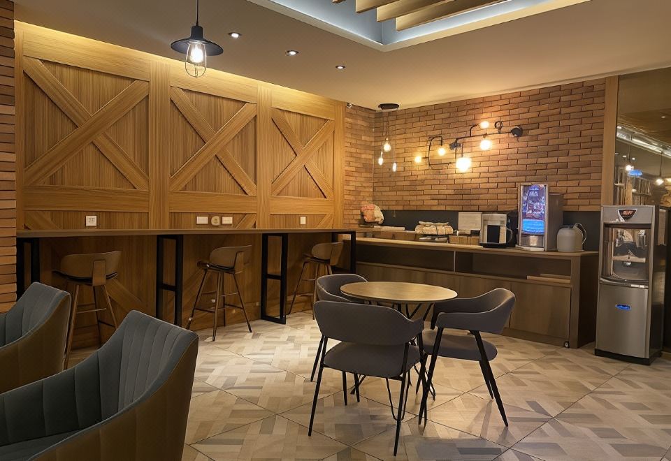 2. 후아 샹 호텔 ..