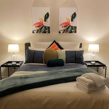 Flat Bush Holiday Accommodation Отели рядом с достопримечательностью «Тематический парк Конец Радуги»