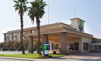 Holiday Inn Express & Suites Corning