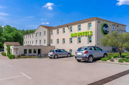 B&B Hotel Aix-en-Provence Meyreuil Sainte-Victoire Отели в г. Фюво