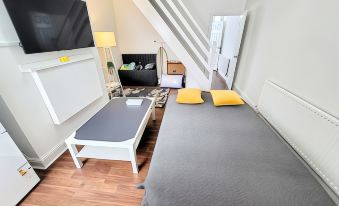 Comfortable House Near Etihad Stadium