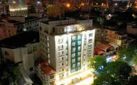 Khách sạn Menrva Các khách sạn gần Vườn hoa Tố Hữu
