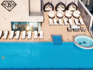 Baymond Hotel