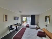 Ocean Inn Motel Hotels near Zone Bowling & Timezone Wairau