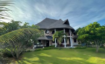 Room in Guest Room - Colobus Suite of 40m2 in Villa 560 m2, View of the Indian Ocean