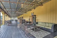 Blue Jay Cottage - Pittsburg Studio on Winery! Hotels in Camp County
