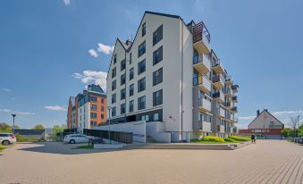 Opoczynska Apartment by Renters