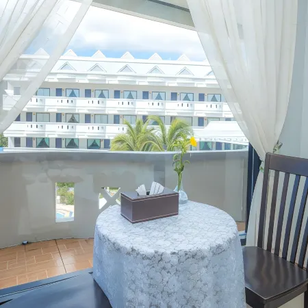 Blue Carina Hotel(Central Phuket)