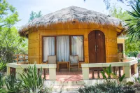 Bara Beach Bungalows Hotel dekat KOLAM RENANG MILANO PALANGISANG