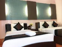 Khaolak Grand City Hotel di Takua Pa District