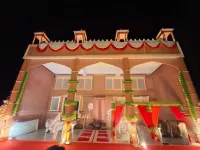 Hotel Rajwada Palace Hotels near Laxmi Temple Orchha