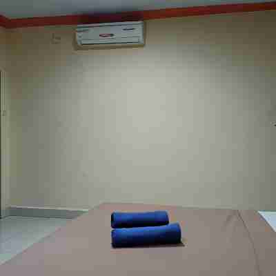 OYO 94112 Homestay Ananda Luwuk Rooms