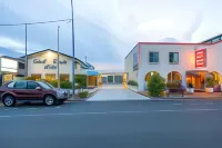 Coral Sands Motel