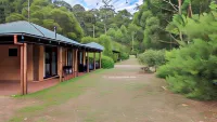 Treenbrook Cottages Hotels in Beedelup