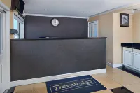 Travelodge by Wyndham Orangeburg - parkir