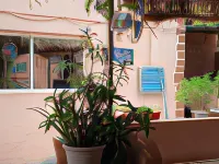 "Par 4 Chemins" - Atypical Stopover Hotels in 