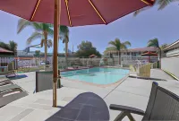 Motel 6 Corona, CA - Norco - Pools