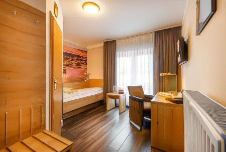 City Hotel