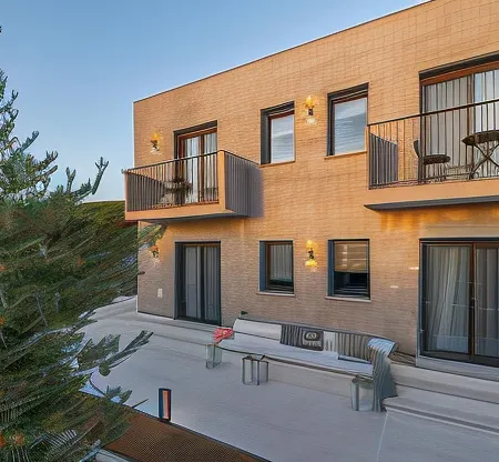 Topos Suites