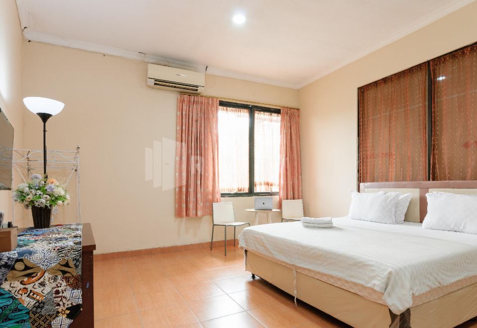 SR Residence Near Mall Ciputra Cibubur Mitra RedDoorz